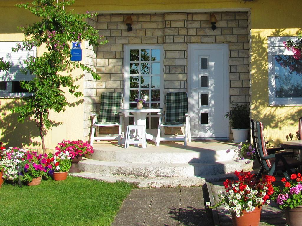Apartments Renjak Sukošan Exterior foto