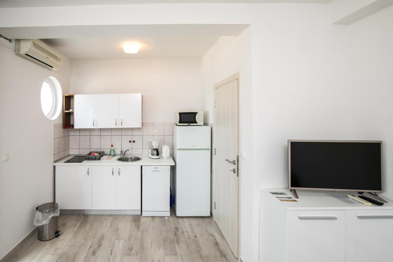 Apartments Renjak Sukošan Exterior foto